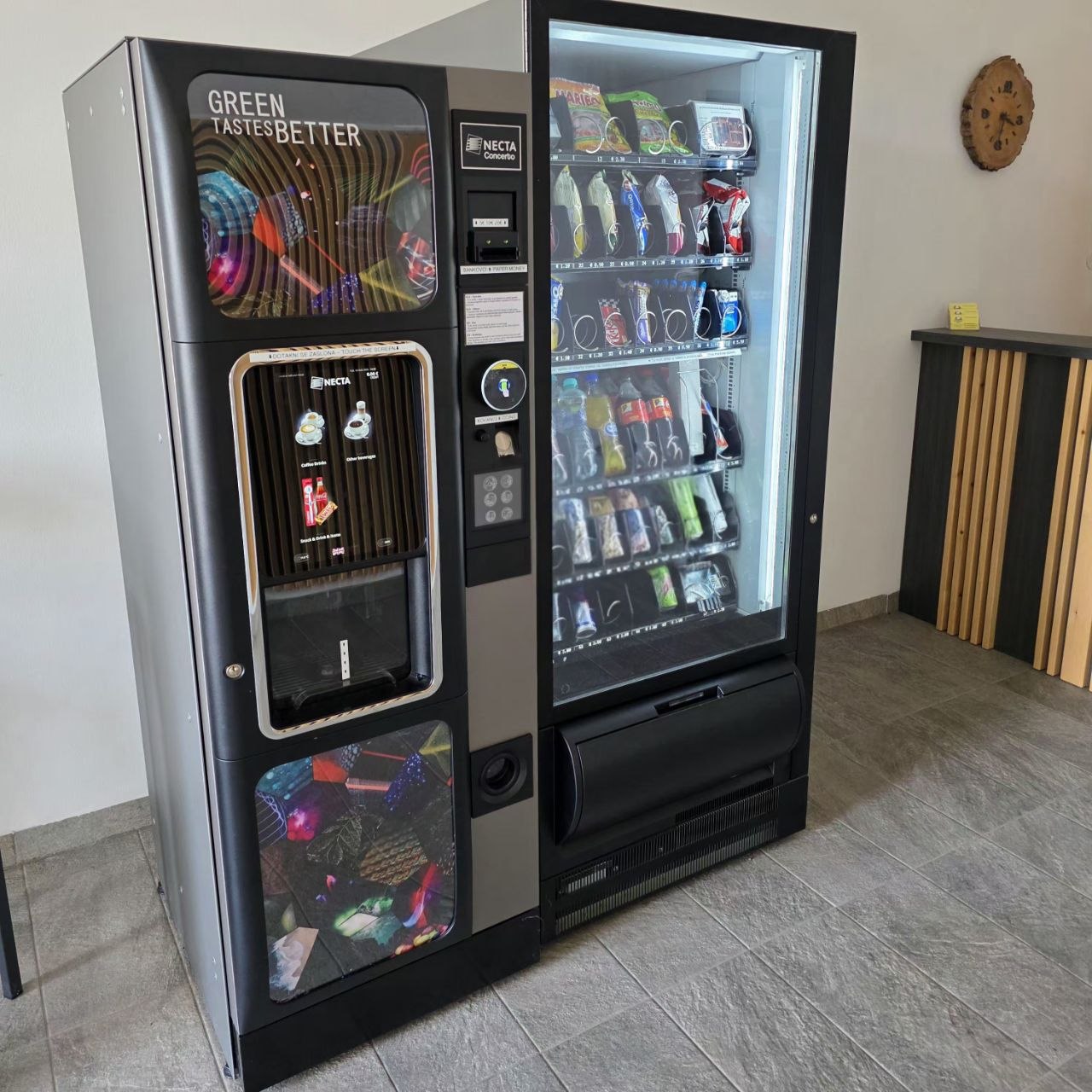 Coffee & Snacks (24/7)